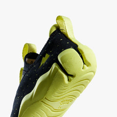 Macro close-up of the heel and outsole of an Aretto shoe, detailing the patented, flexible Y-shaped Supergrooves sole technology. (Sizes S1 & S2)